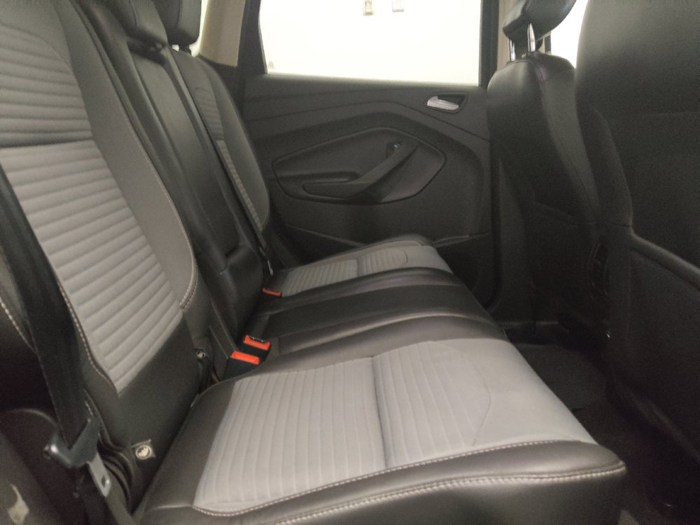 Used 2019 Ford Escape SE FWD image 19