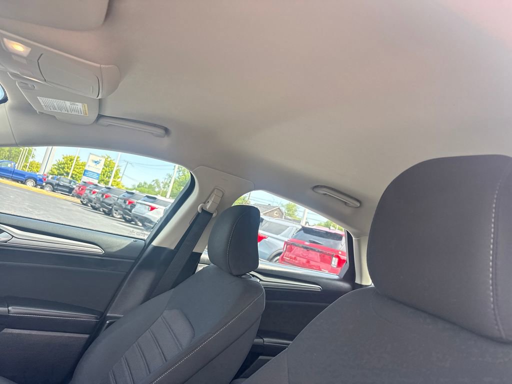 Used 2020 Ford Fusion SE FWD image 16