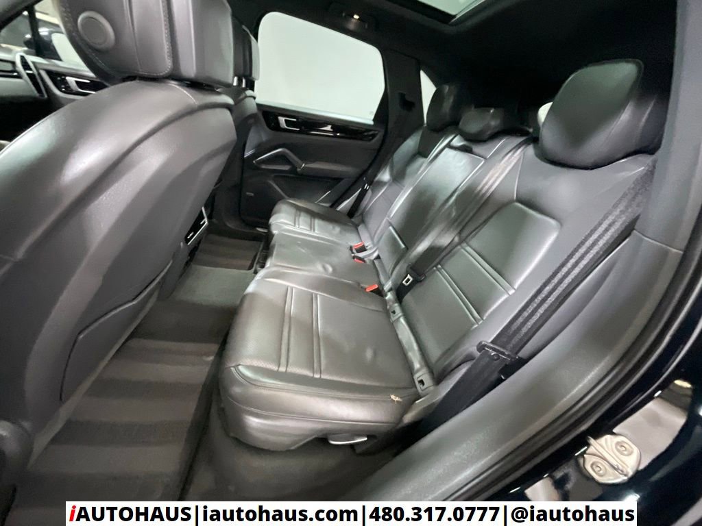 Used 2019 Porsche Cayenne Base image 14