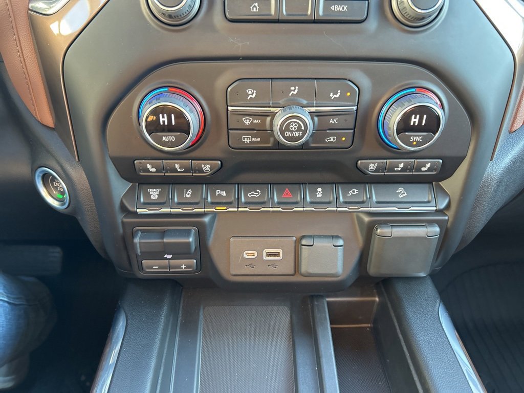 Used 2022 Chevrolet Silverado 3500 High Country w/ Z71 Off-Road Package image 15