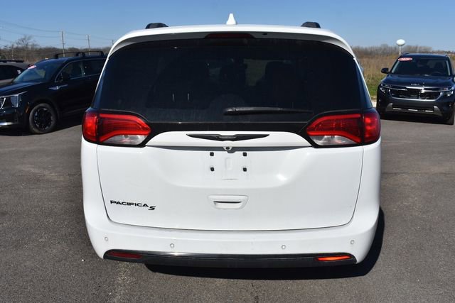 Used 2019 Chrysler Pacifica Touring Plus w/ S Appearance Package image 4
