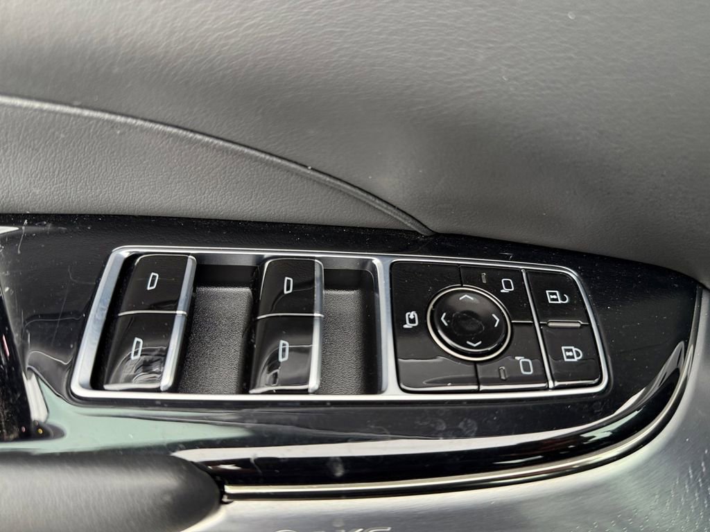 Used 2024 Cadillac Lyriq Luxury image 24