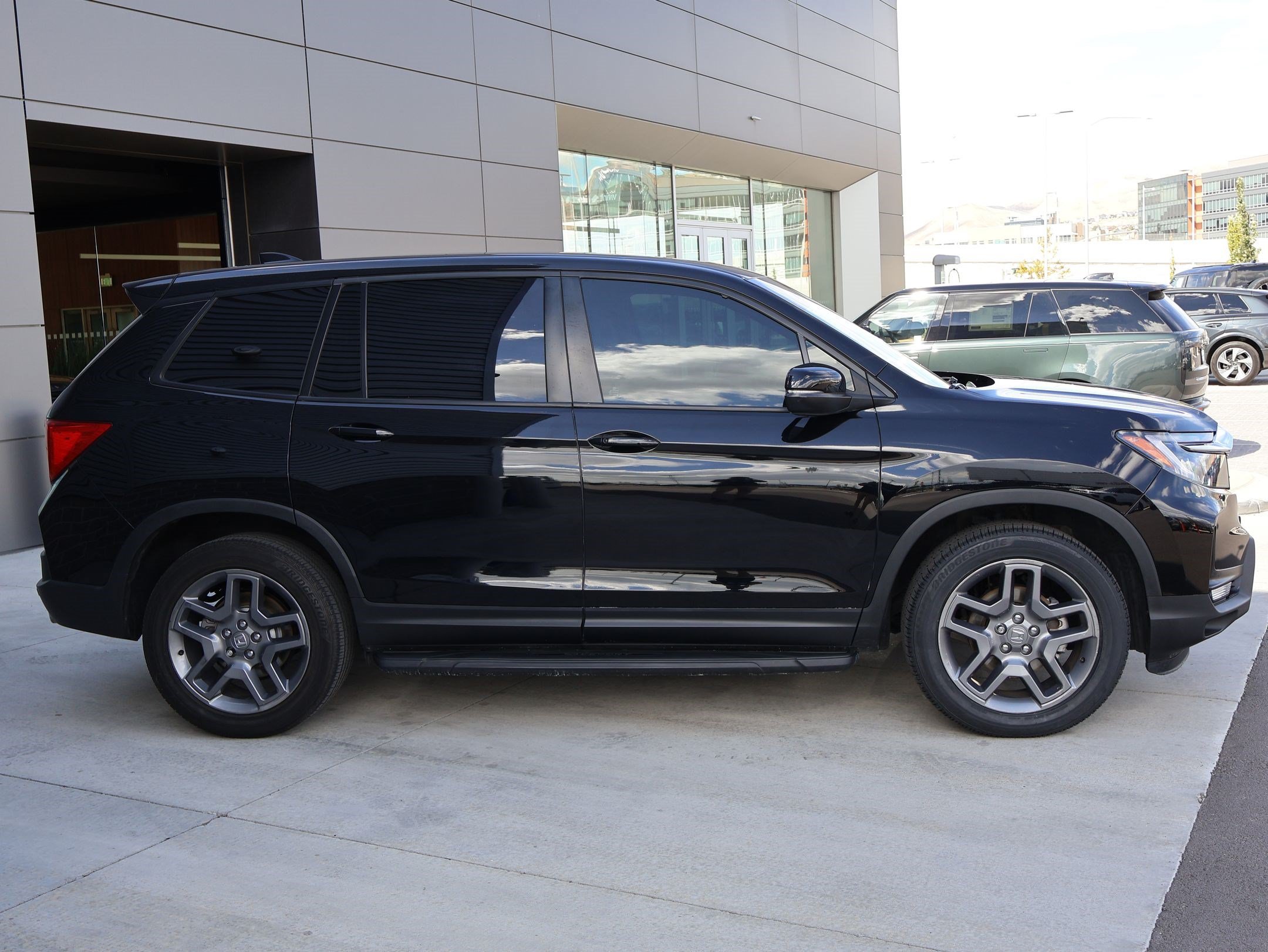 Used 2023 Honda Passport EX-L image 4