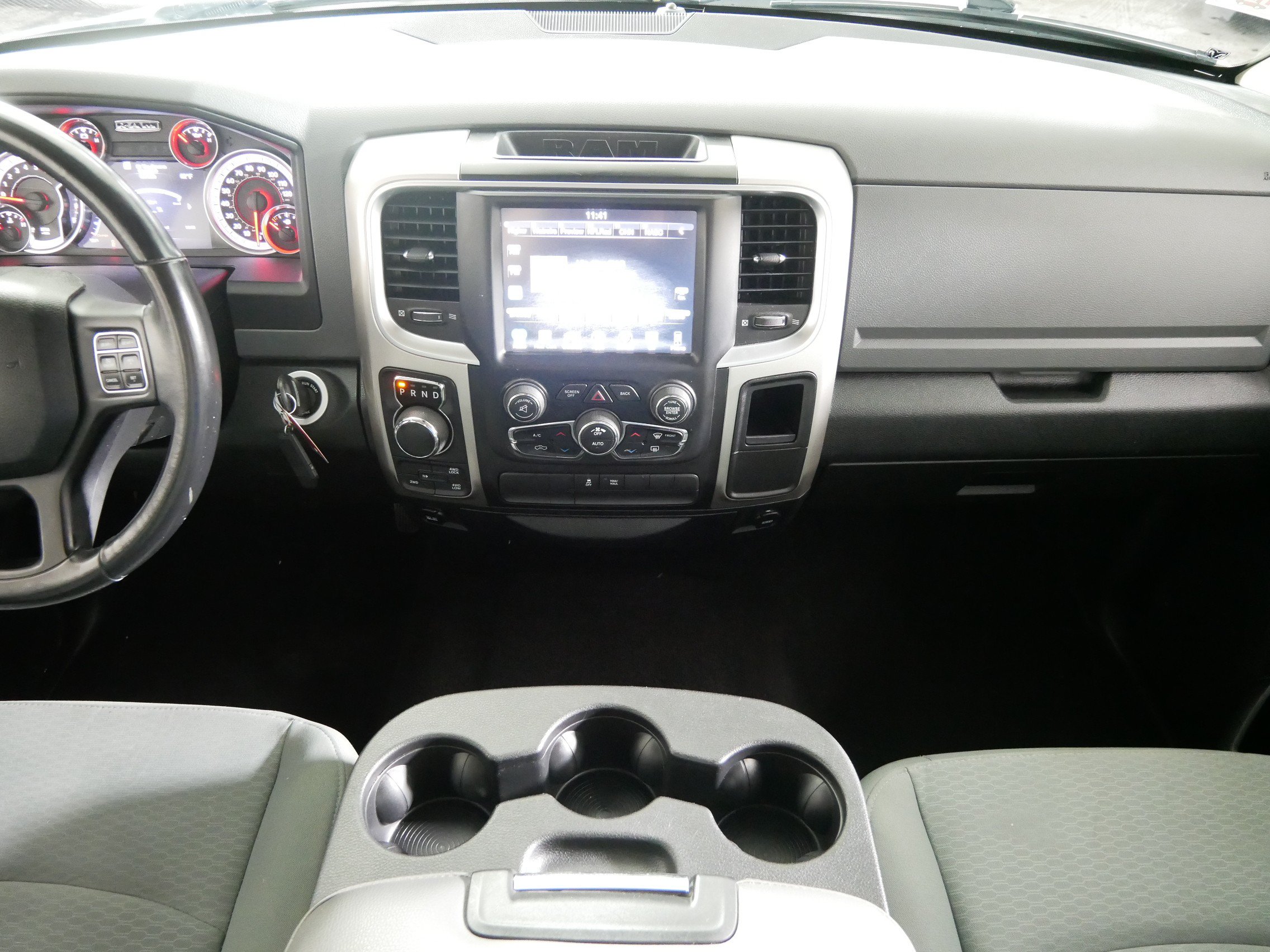 Used 2017 RAM 1500 Classic SLT w/ Luxury Group AWD/4WD image 10