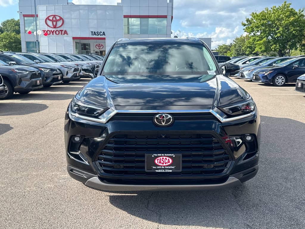 Used 2024 Toyota Grand Highlander AWD image 2