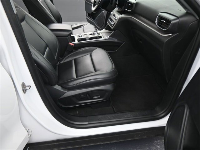 Used 2023 Ford Explorer XLT w/ Equipment Group 202A image 12