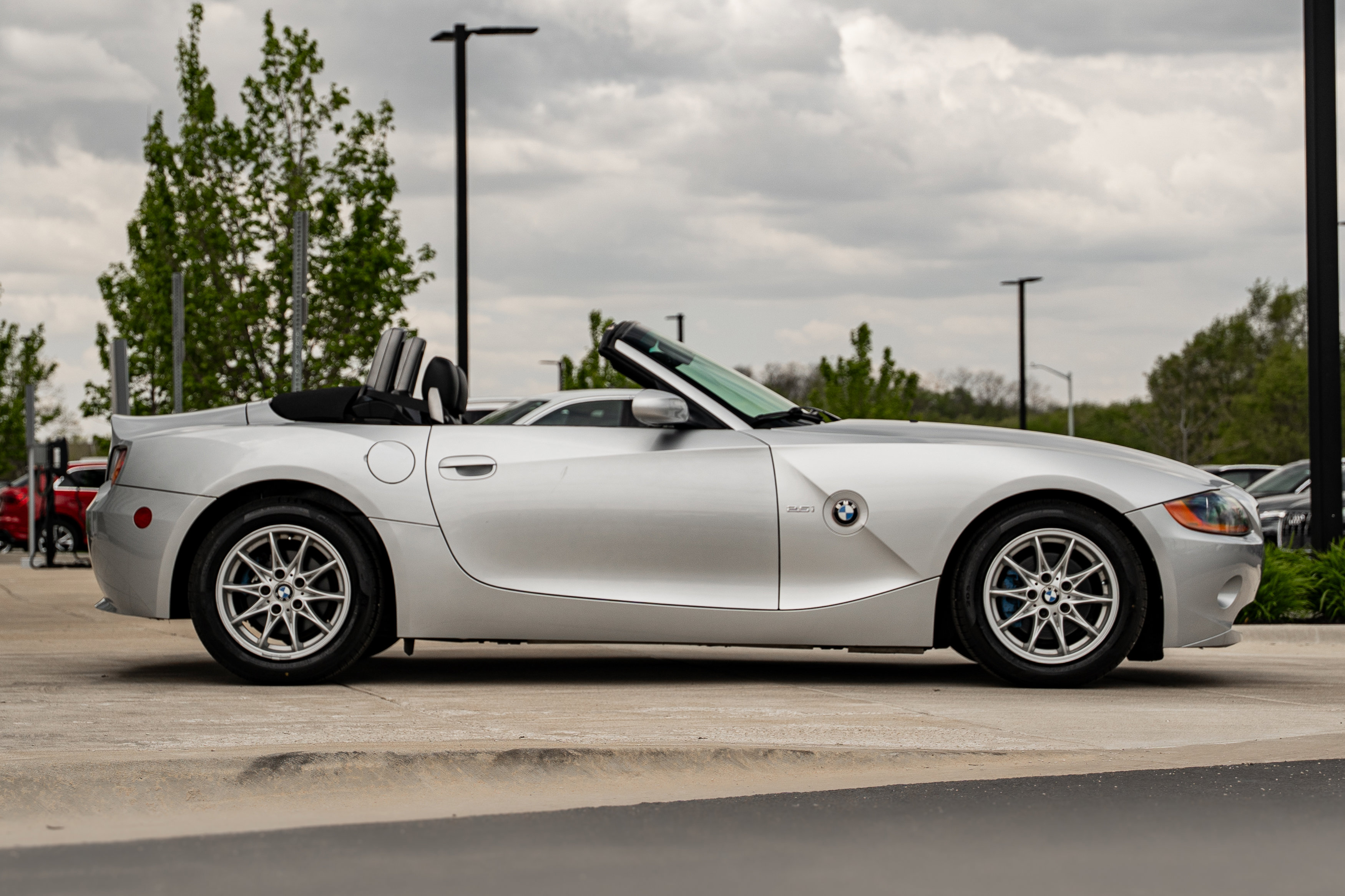 Used 2003 BMW Z4 2.5i RWD image 4