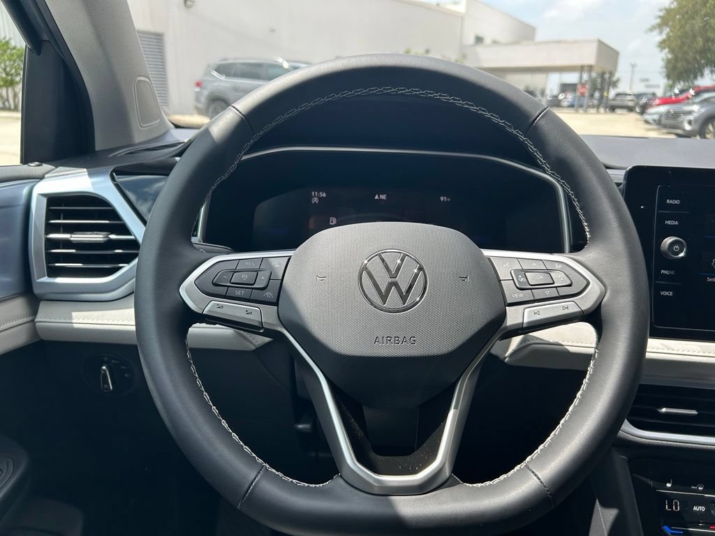 New 2026 Volkswagen Taos SE FWD image 19