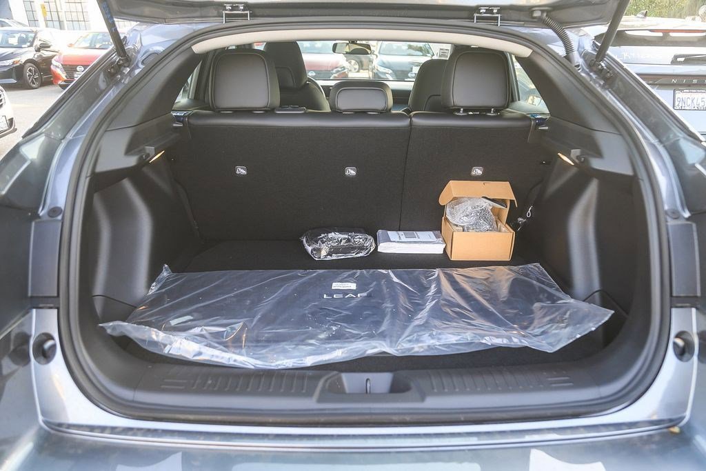 Used 2026 Nissan Leaf SV+ w/ Floor Mat Package (SV+) FWD image 11