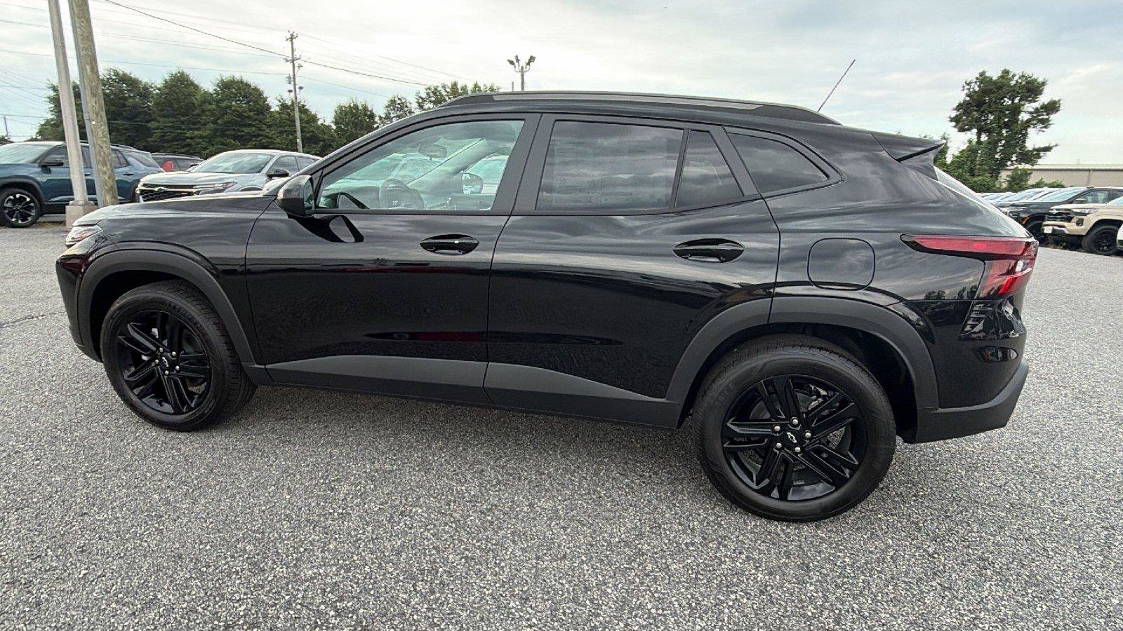 New 2026 Chevrolet Trax ACTIV w/ Sunroof Package FWD image 12