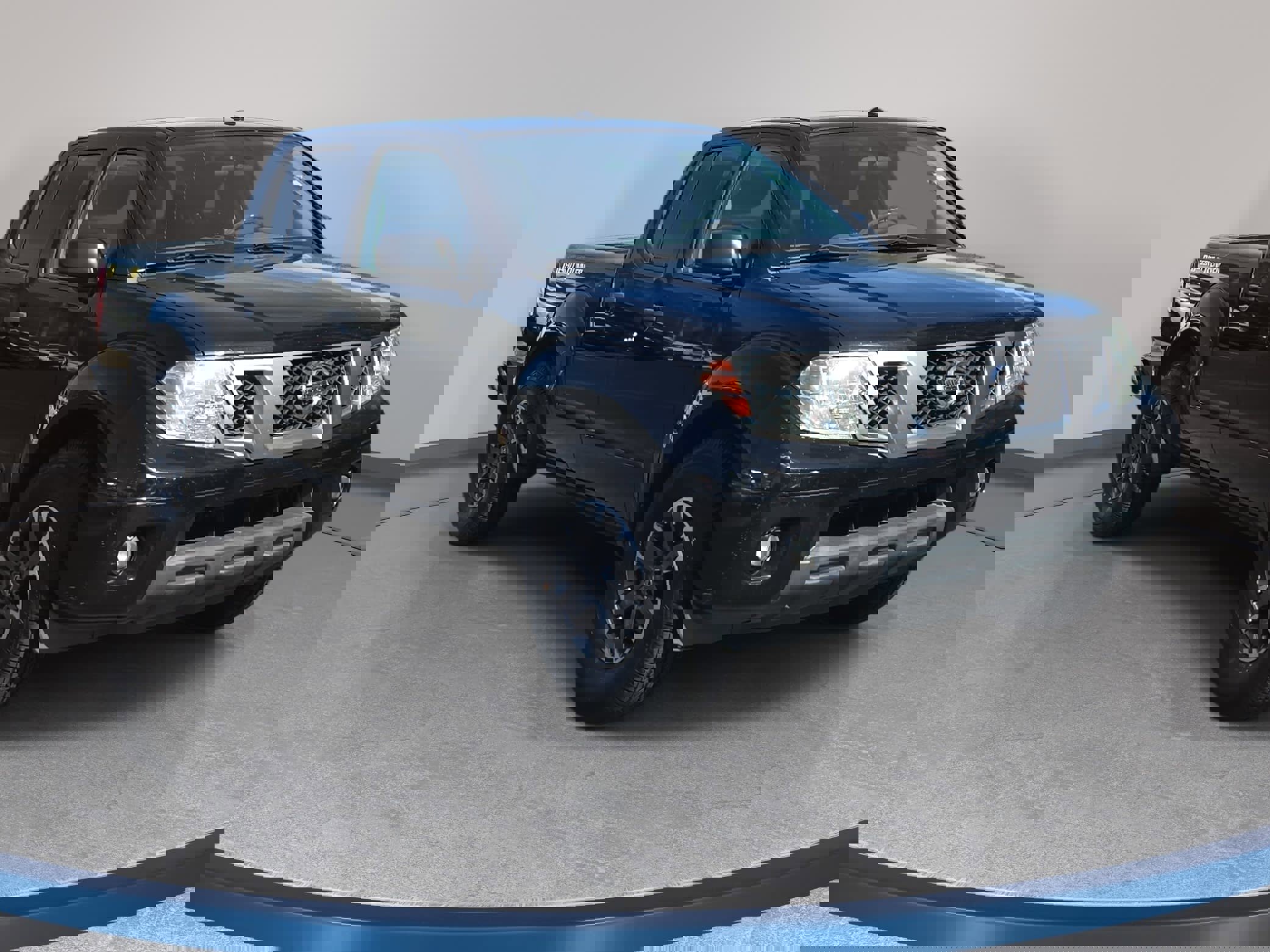 Used 2015 Nissan Frontier Desert Runner image 3