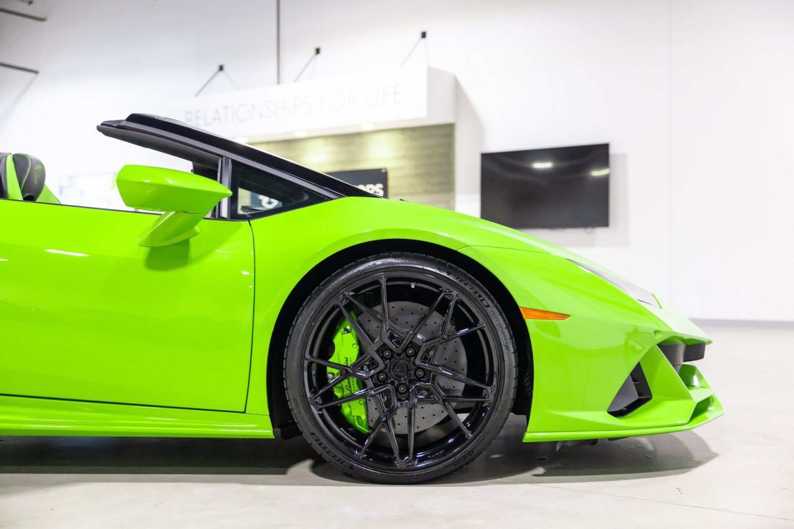 Used 2023 Lamborghini Huracan EVO AWD/4WD image 24