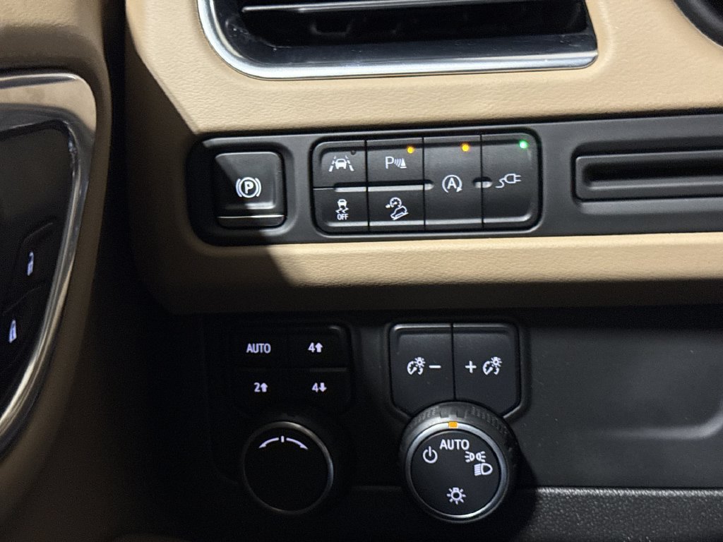 Used 2021 Chevrolet Suburban Premier AWD/4WD image 19