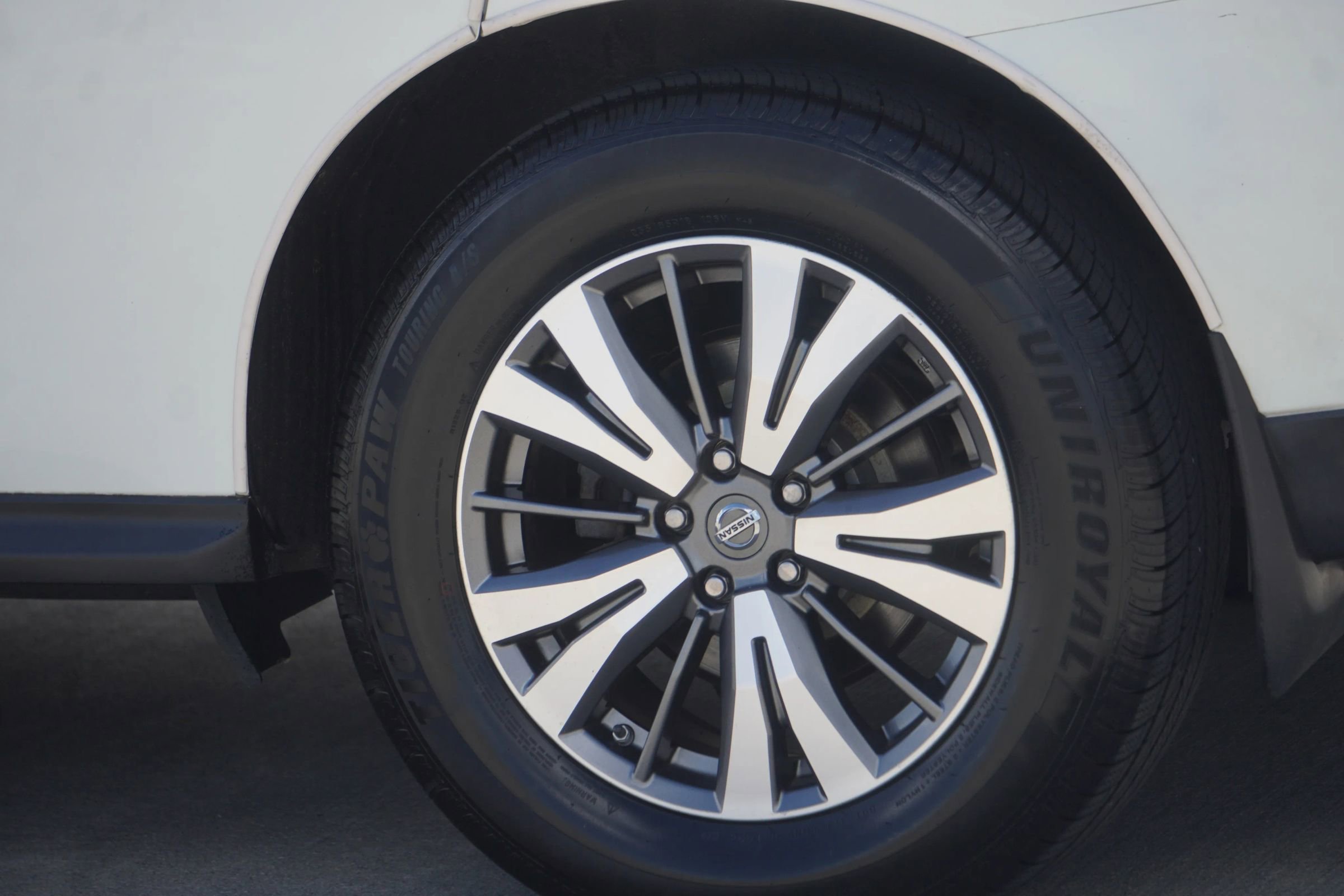 Used 2017 Nissan Pathfinder SL image 26