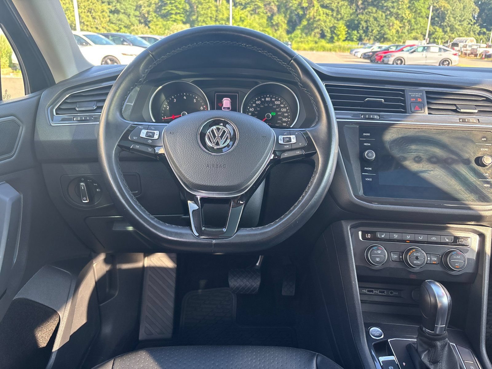 Used 2019 Volkswagen Tiguan SE AWD/4WD image 15