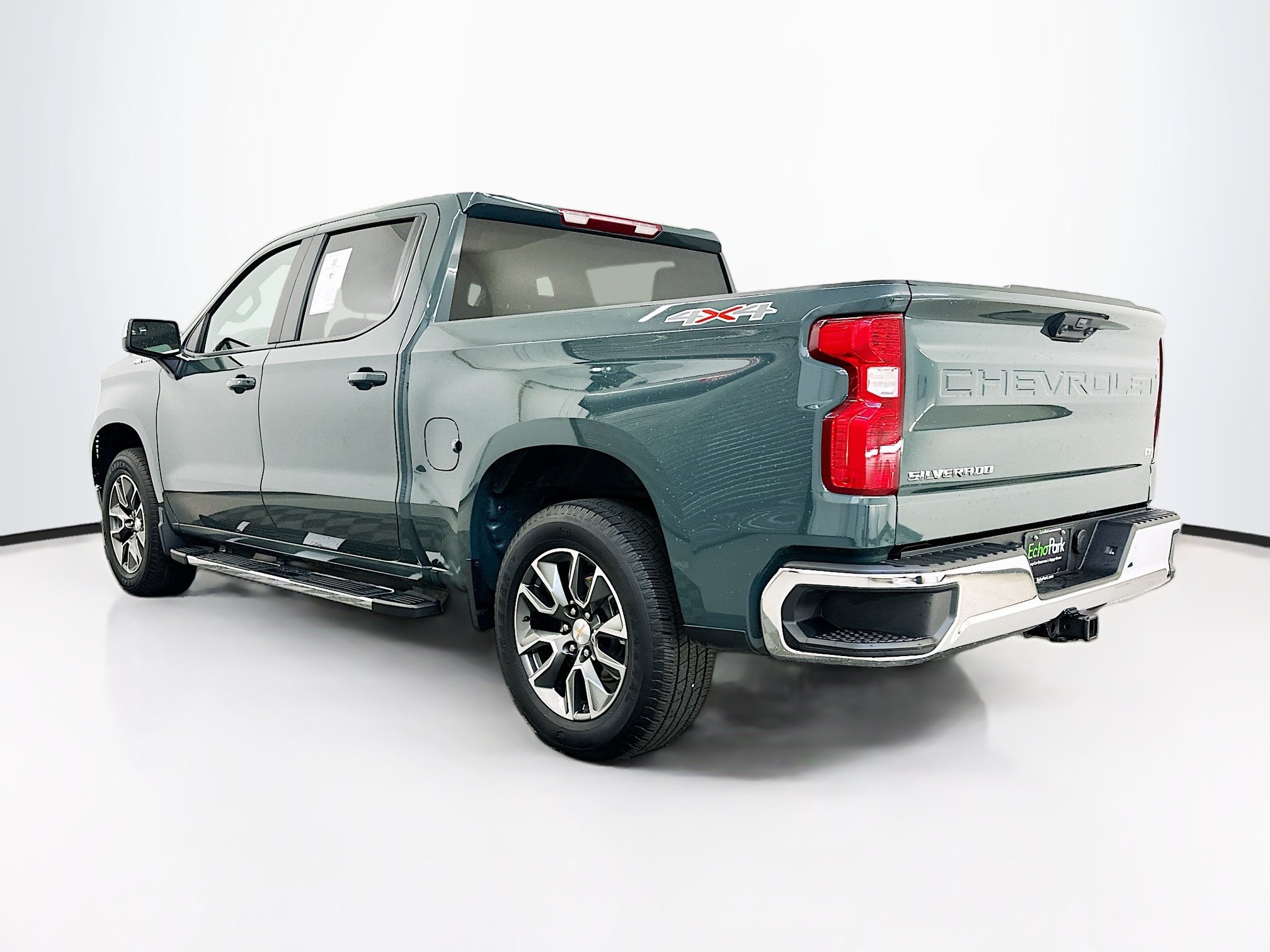 Used 2025 Chevrolet Silverado 1500 LT AWD/4WD image 5