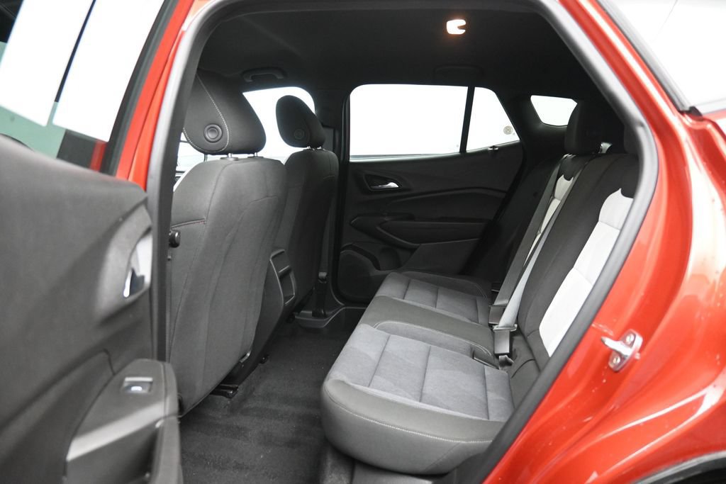 Used 2024 Chevrolet Trax RS FWD image 26