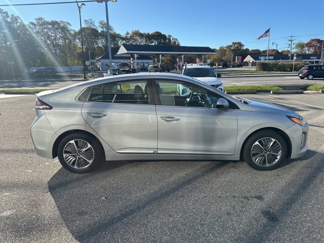 Used 2022 Hyundai Ioniq SEL image 4