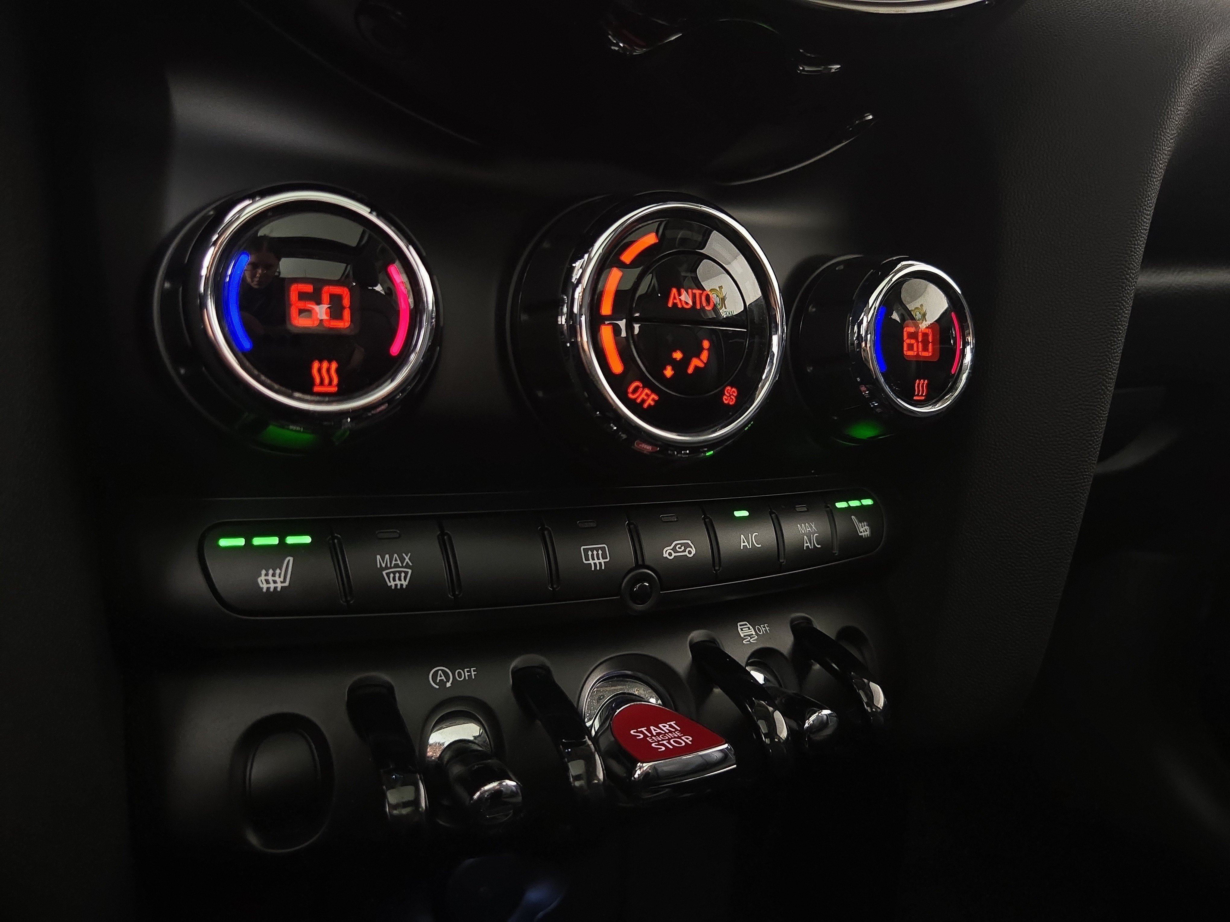 Used 2023 MINI Cooper 4-Door Hardtop FWD image 28
