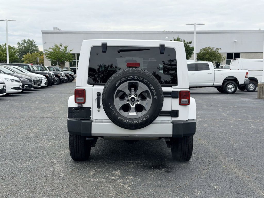 Used 2017 Jeep Wrangler Unlimited Sahara AWD/4WD image 3