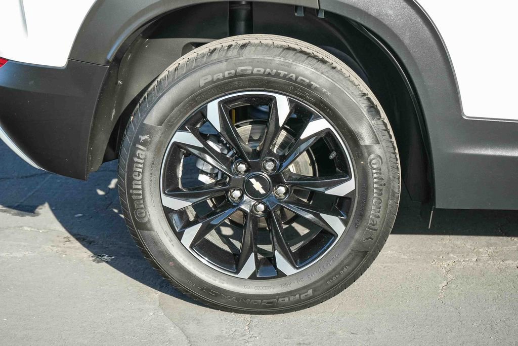 Used 2023 Chevrolet TrailBlazer LT w/ Convenience Package FWD image 11