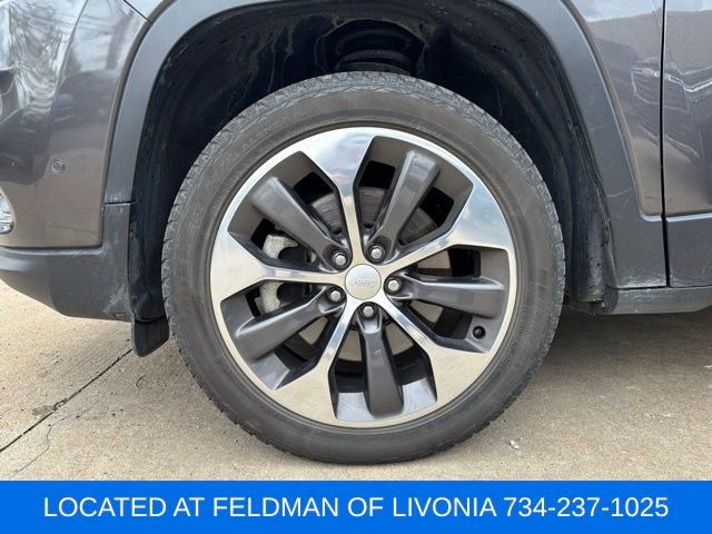 Used 2021 Jeep Cherokee Limited w/ Mopar Interior Package AWD/4WD image 5