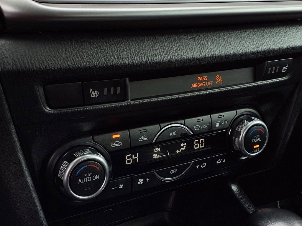 Used 2018 MAZDA MAZDA3 Touring image 8