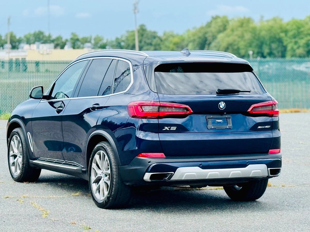 Used 2019 BMW X5 xDrive40i w/ Premium Package 2 image 4