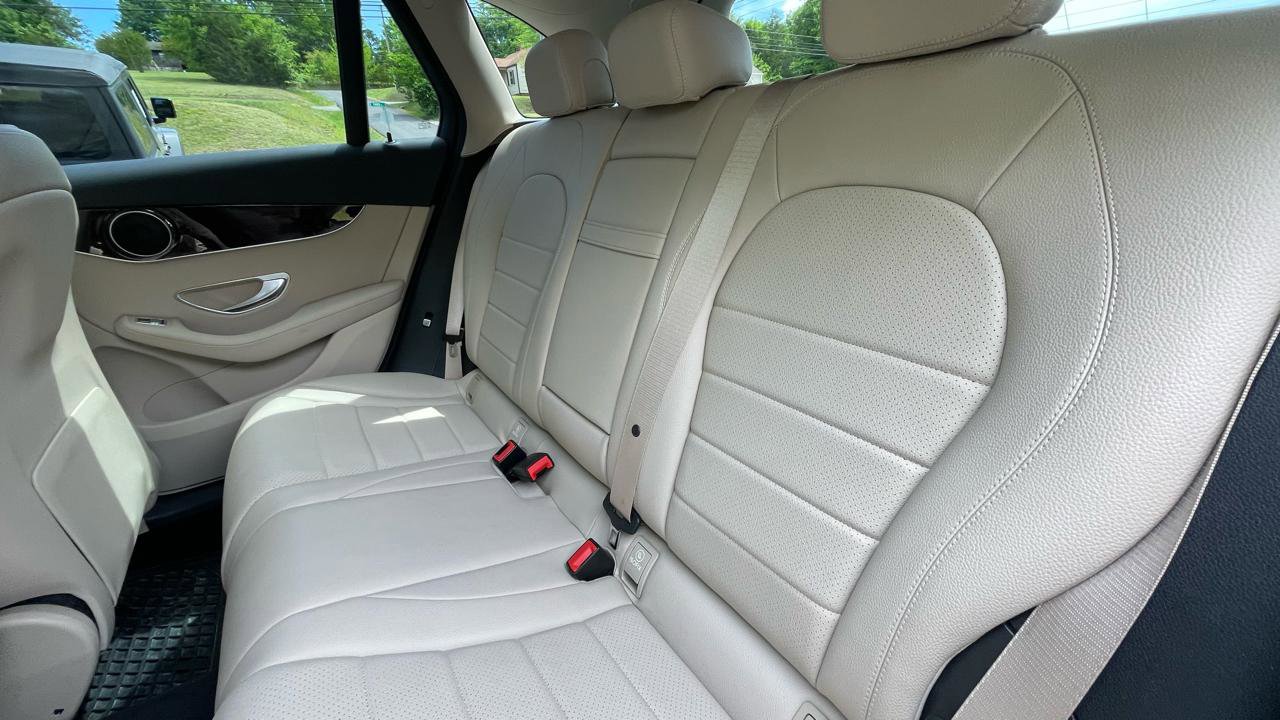 Used 2016 Mercedes-Benz GLC 300 4MATIC w/ Multimedia Package image 19