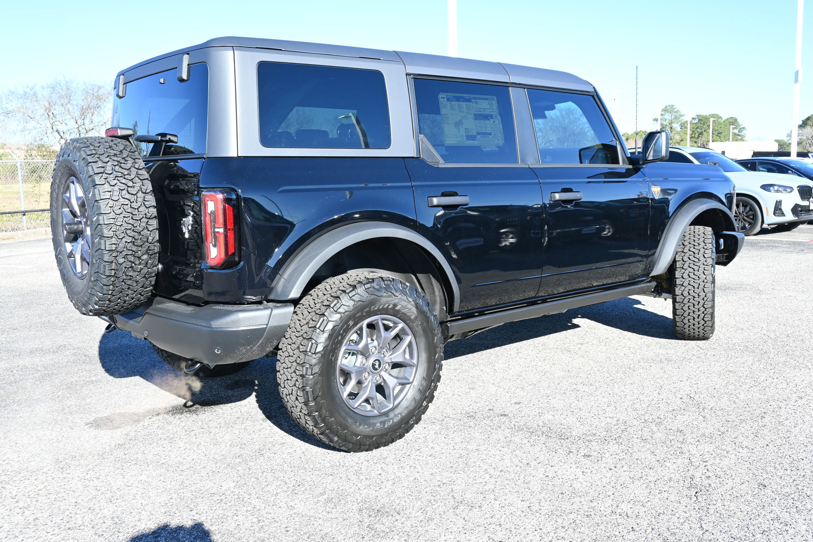 New 2025 Ford Bronco Badlands image 2