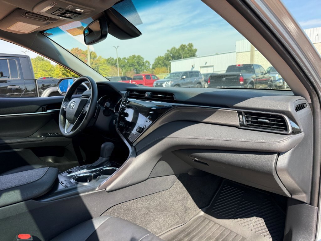 Used 2020 Toyota Camry XSE FWD image 20