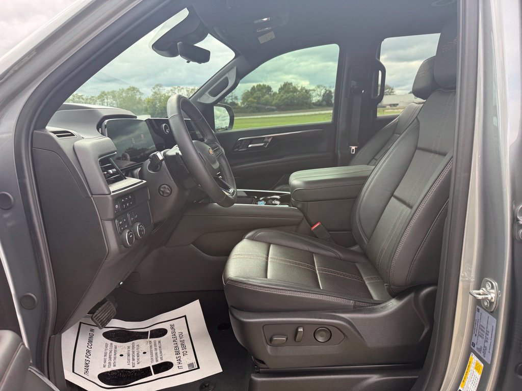 Used 2025 Chevrolet Tahoe High Country AWD/4WD image 28