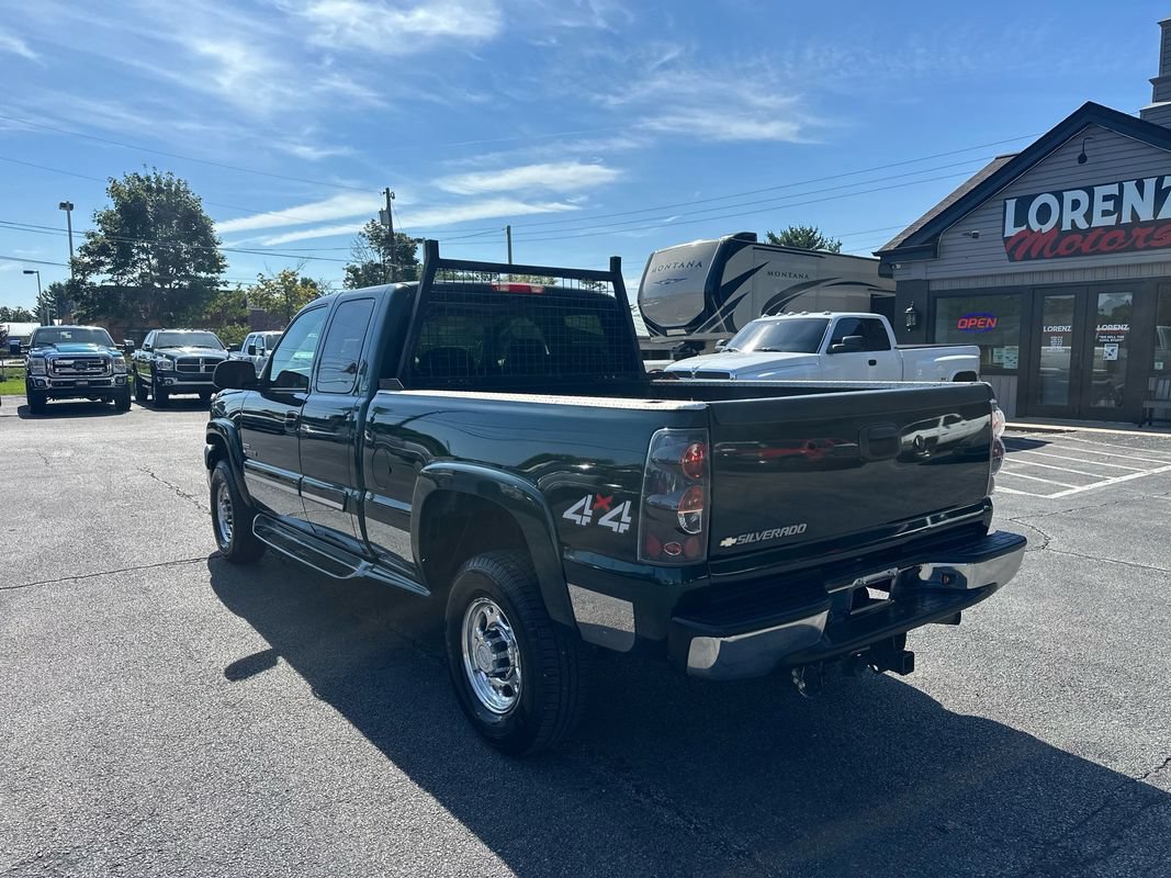 Used 2006 Chevrolet Silverado 2500 LT w/ Heavy-Duty Power Package AWD/4WD image 4