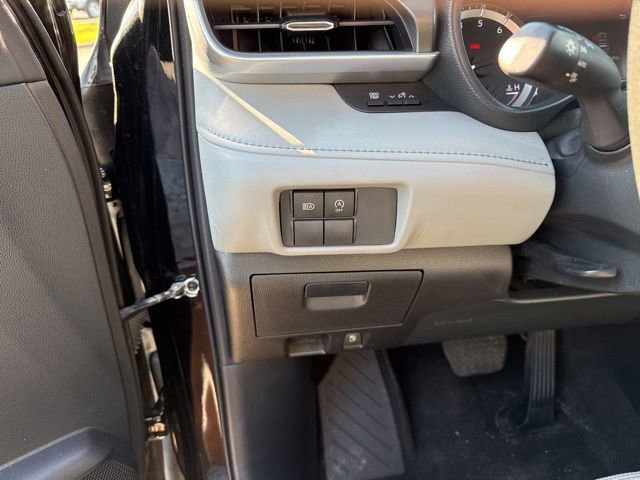 Used 2023 Toyota Highlander L FWD image 15