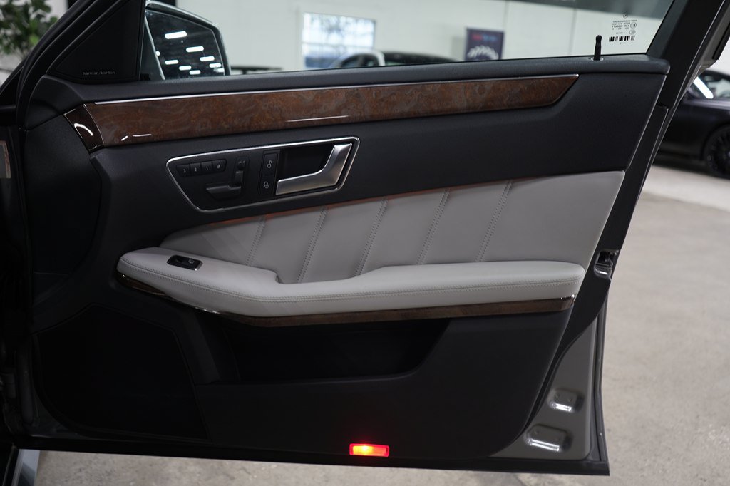 Used 2013 Mercedes-Benz E 350 Sedan image 26