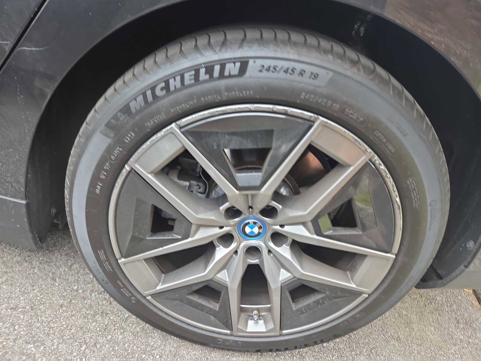 Used 2024 BMW i5 eDrive40i w/ Executive Package image 7