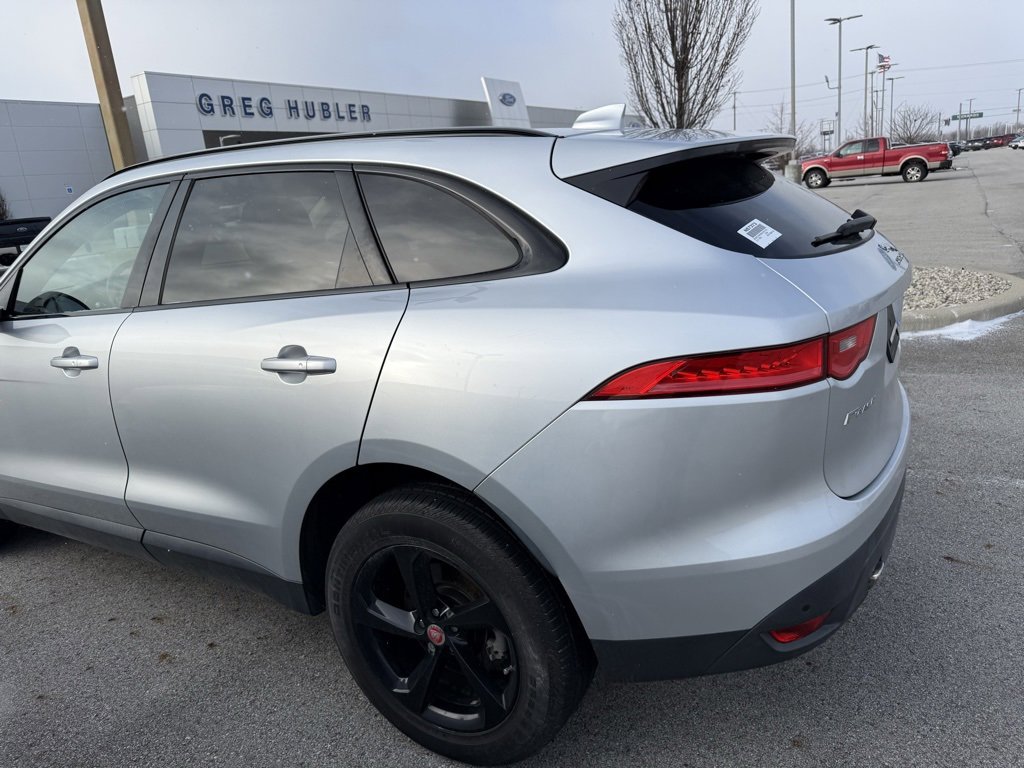Used 2019 Jaguar F-PACE Premium image 5