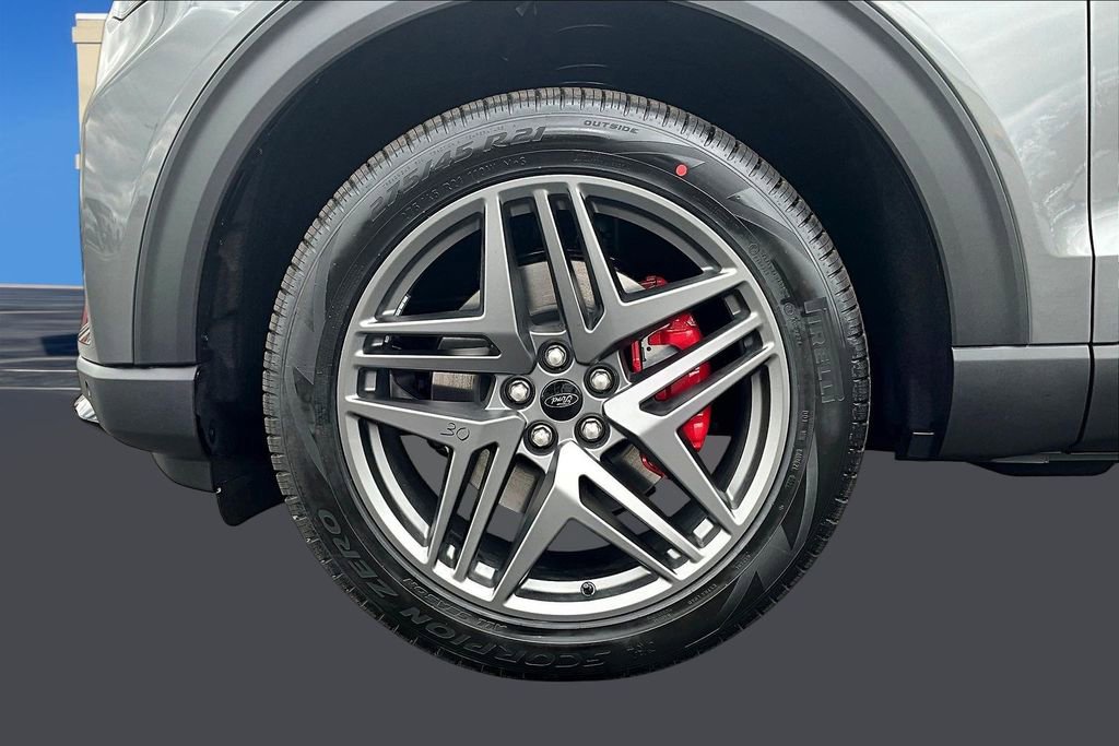New 2026 Ford Explorer ST-Line w/ ST-Line Street Pack image 13