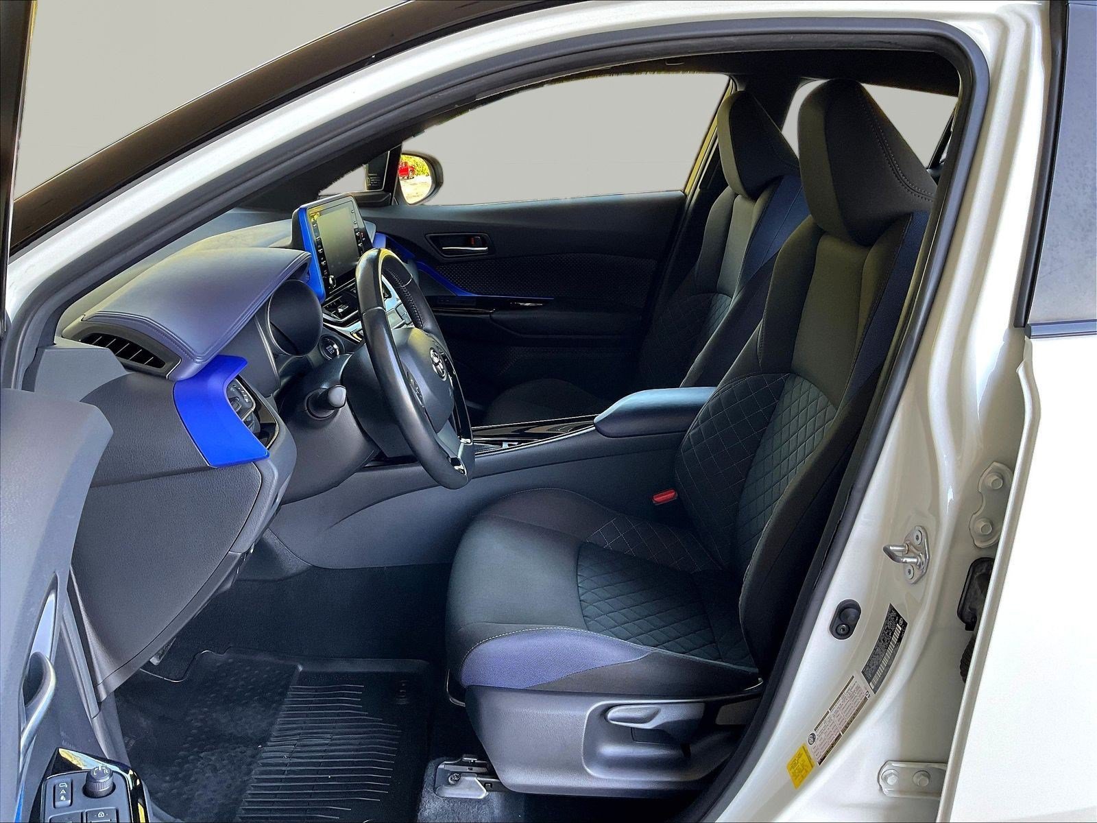 Used 2020 Toyota C-HR XLE FWD image 20