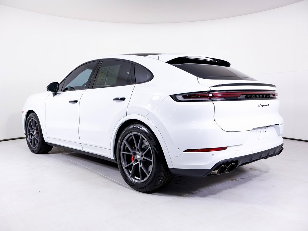 Certified 2024 Porsche Cayenne S image 3