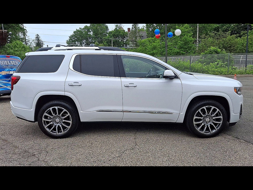 Certified 2023 GMC Acadia Denali w/ Denali Technology Package AWD/4WD image 9