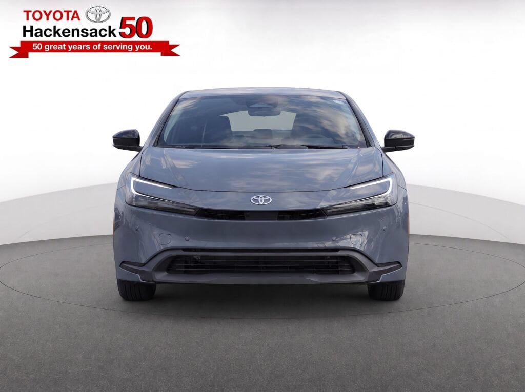 Used 2025 Toyota Prius LE FWD image 5