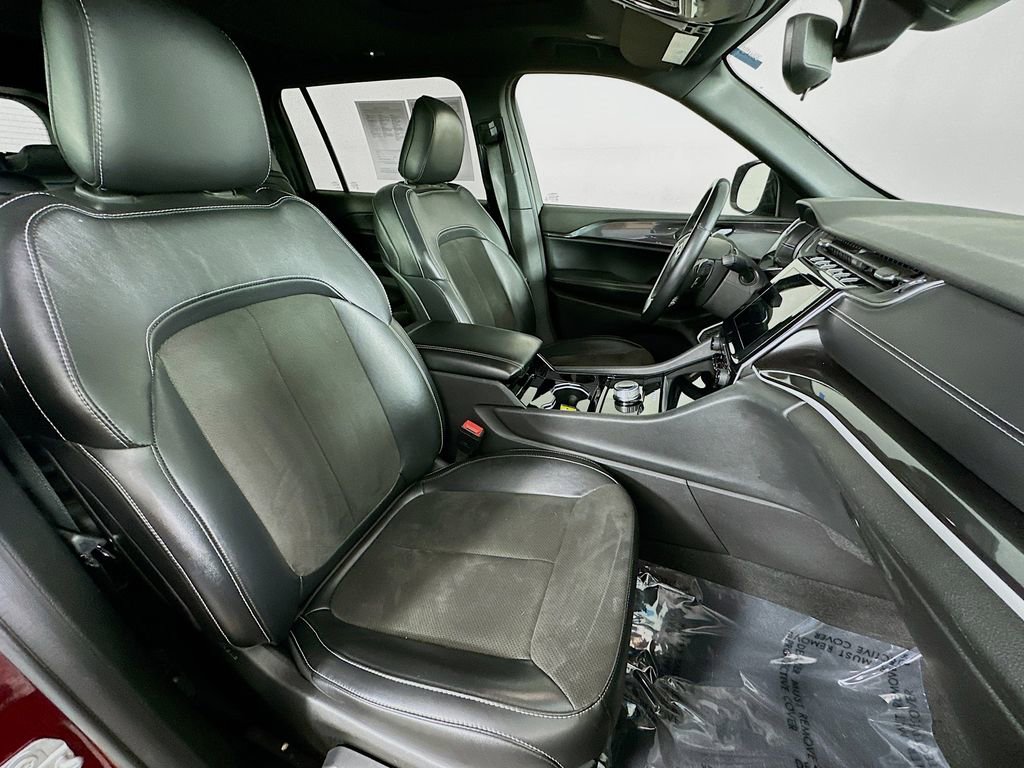 Certified 2022 Jeep Grand Cherokee L Laredo image 41