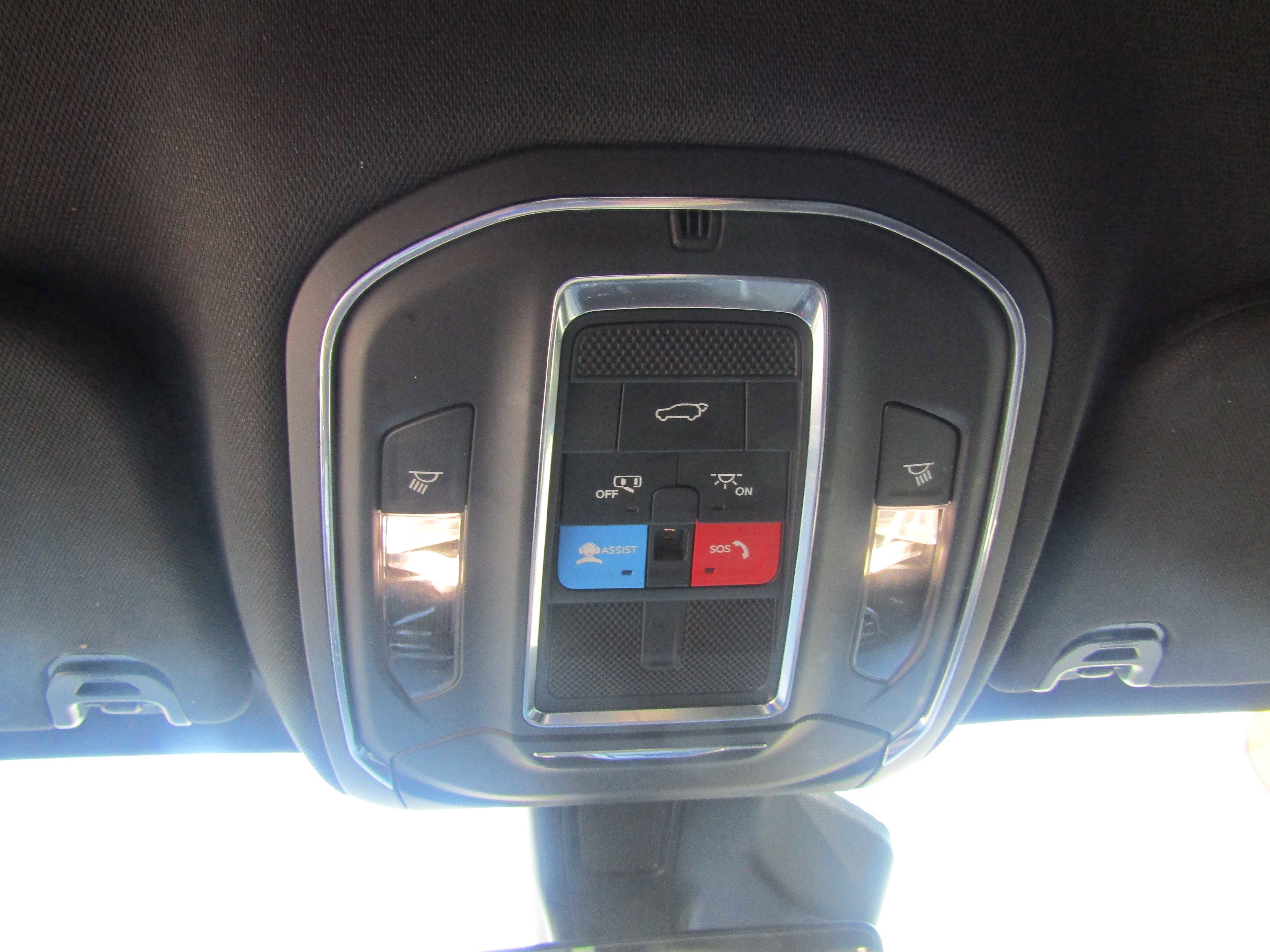 Used 2024 Jeep Wagoneer L Series II w/ Flexible Seating Group image 17