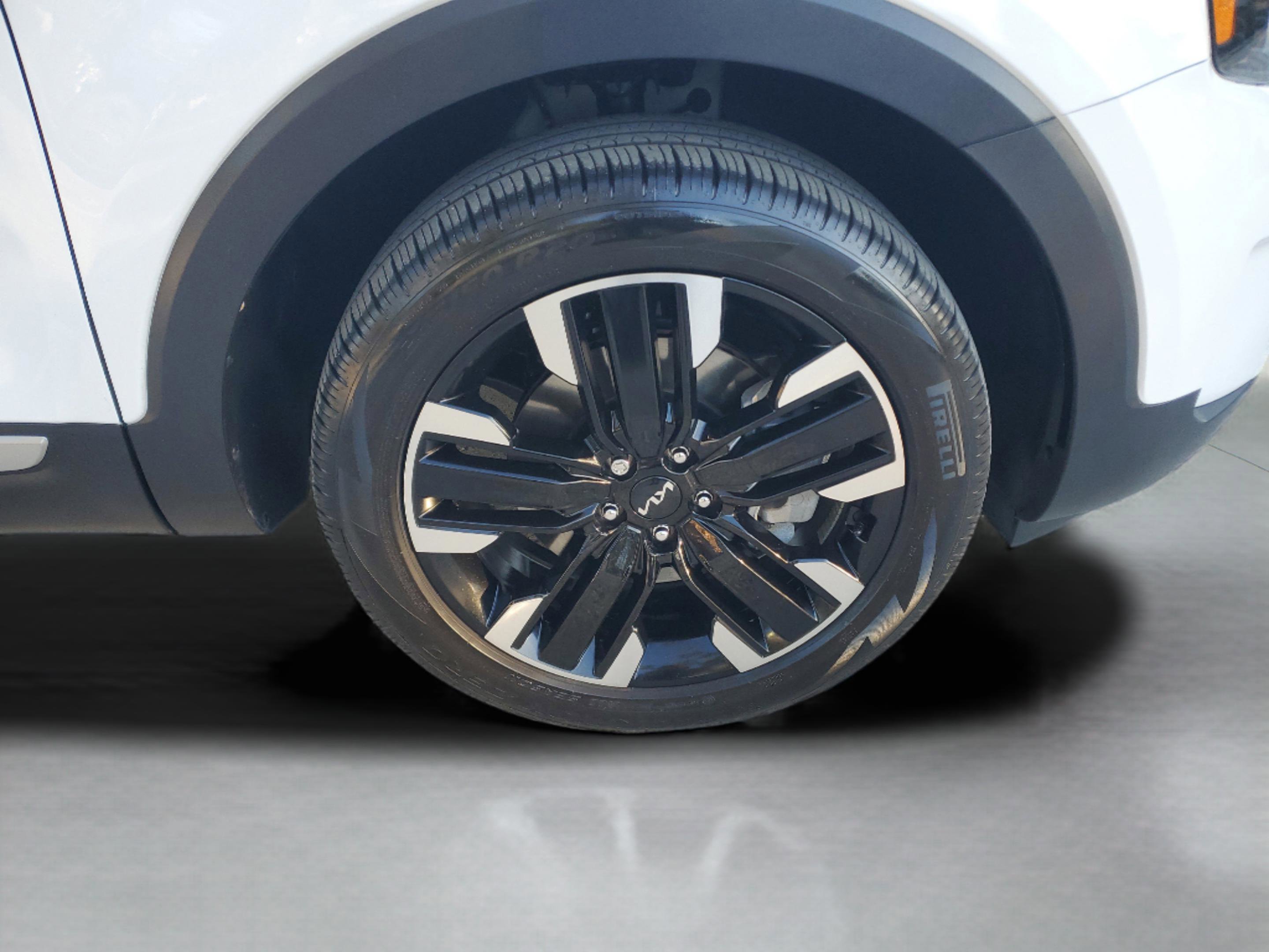 Certified 2024 Kia Telluride SX image 32