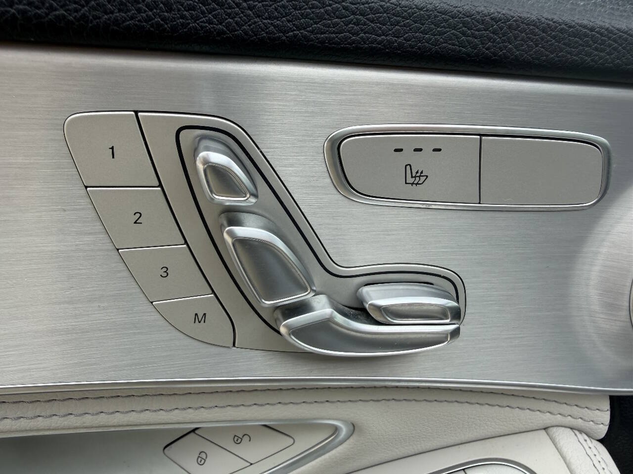 Used 2015 Mercedes-Benz C 300 4MATIC Sedan image 11
