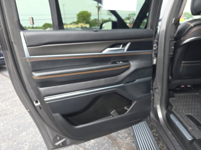 Used 2025 Jeep Grand Wagoneer L Series III w/ Rear Seat Video Group 1 AWD/4WD image 39