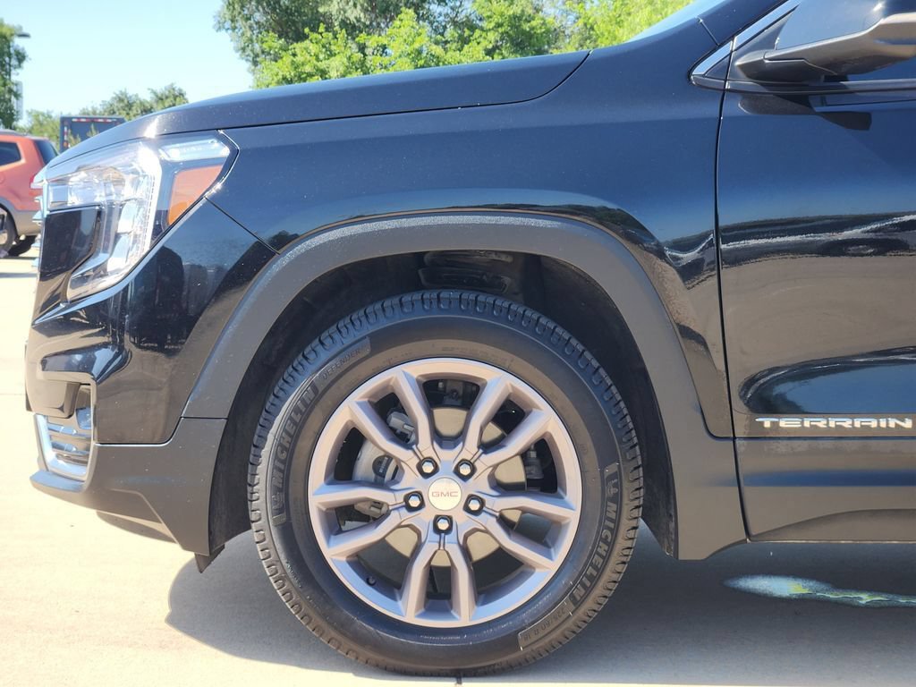 Used 2023 GMC Terrain SLT AWD/4WD image 8