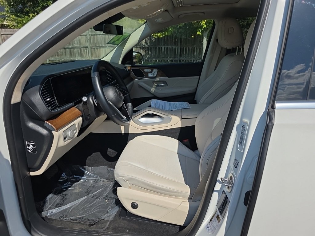 Used 2024 Mercedes-Benz GLE 350 4MATIC w/ 3rd Row Seat Package image 7