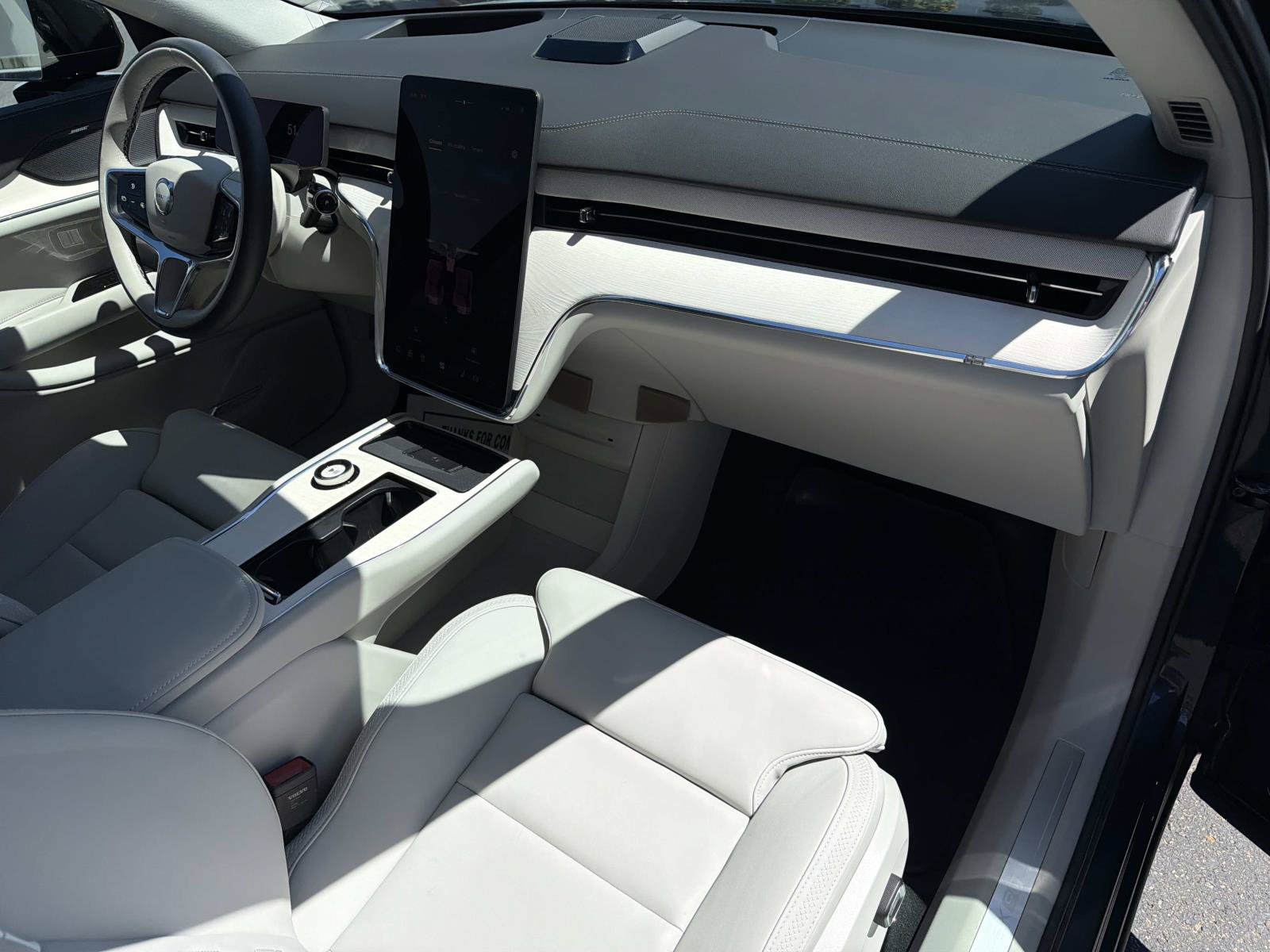 Certified 2025 Volvo EX90 Plus AWD/4WD image 26